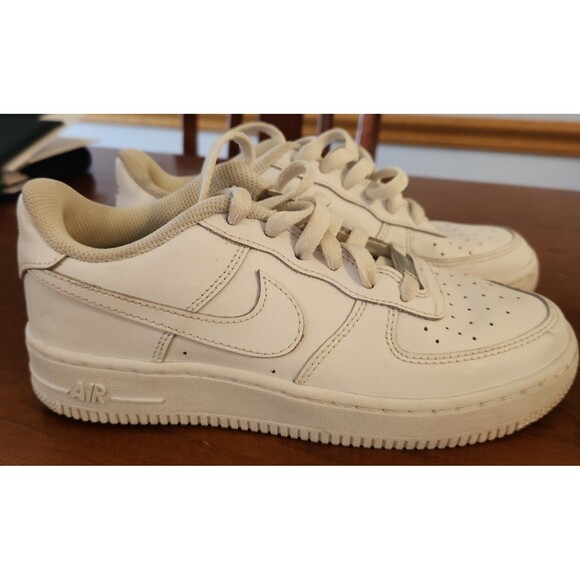 Nike Air Force 1 LE Big Kids' Shoes size 5Y - Picture 1 of 7
